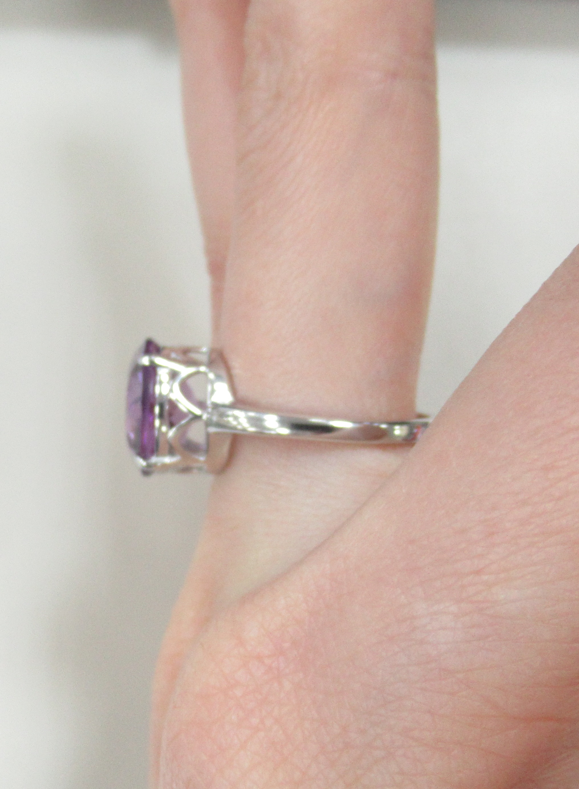 Серебряное кольцо с аметистом